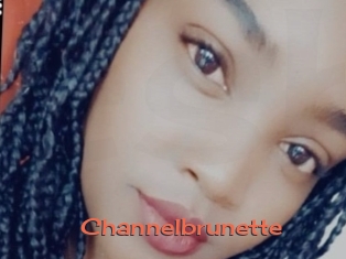 Channelbrunette