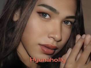 Hyunaholly