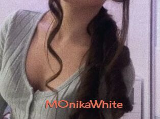 M0nikaWhite