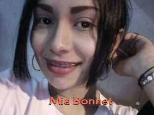 Mia_Bonnet