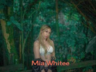 Mia_Whitee