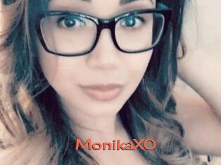 MonikaXO