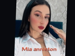 Mia_anniston