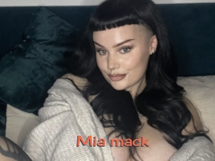 Mia_mack