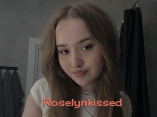 Roselynkissed