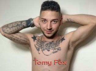 Tomy_Fox