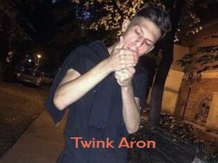 Twink_Aron